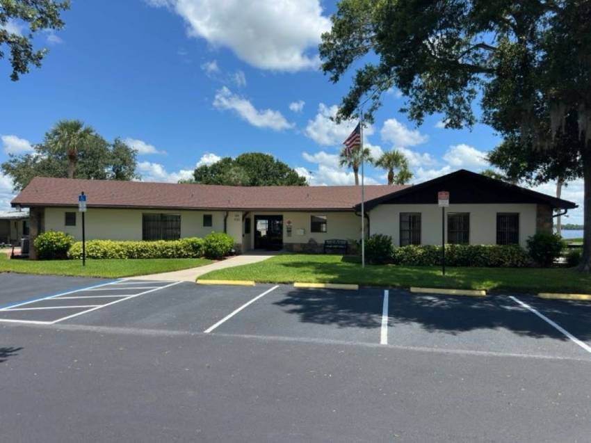 341 Sioux Drive a Winter Haven, FL Mobile or Manufactured Home for Sale